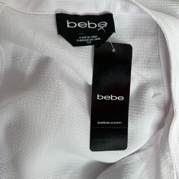 bebe Embroidered Sleeveless V-neck Top in White and Black Size Small - Picture 7 of 9